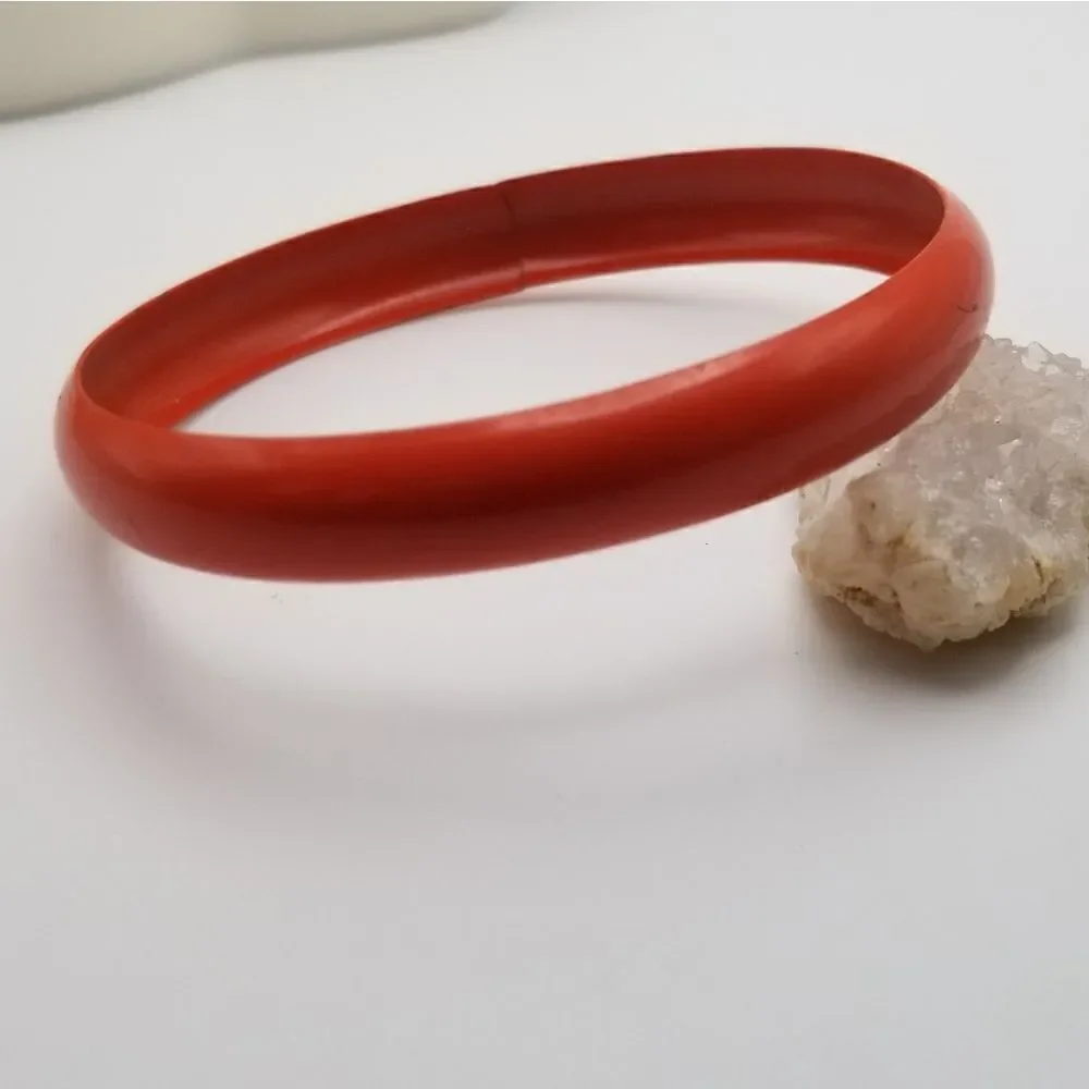 Reddish orange retro 1950s bracelet . B505